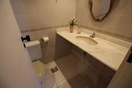 Apartamento para alugar com 305m², 4 quartos e 2 vagasBanheiro Social 1