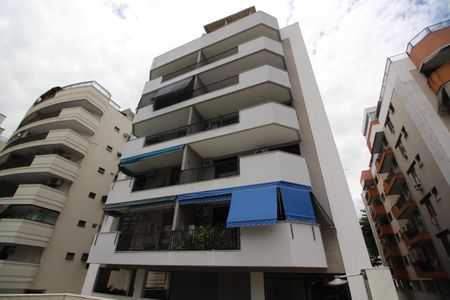 Apartamento para alugar com 305m², 4 quartos e 2 vagasFachada