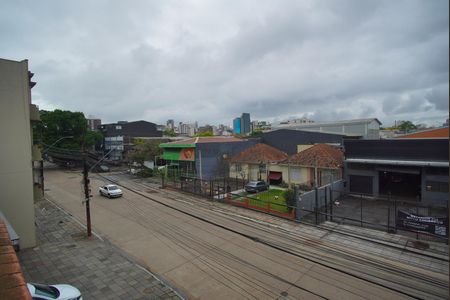 Sala - Vista de apartamento à venda com 3 quartos, 130m² em Navegantes, Porto Alegre