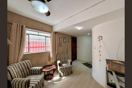 Casa para alugar com 180m², 4 quartos e 2 vagas Casa para alugar com 180m², 4 quartos e 2 vagasCasa 2