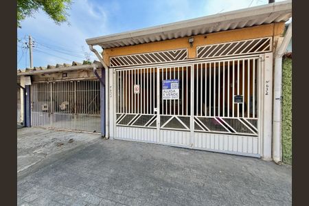 Casa para alugar com 180m², 4 quartos e 2 vagas Casa para alugar com 180m², 4 quartos e 2 vagasFachada