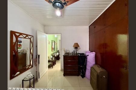 Casa para alugar com 180m², 4 quartos e 2 vagas Casa para alugar com 180m², 4 quartos e 2 vagasQuarto 1