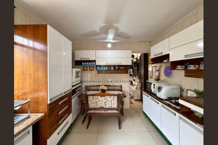 Casa para alugar com 180m², 4 quartos e 2 vagas Casa para alugar com 180m², 4 quartos e 2 vagasCozinha