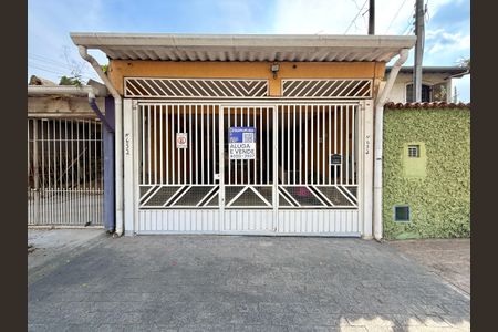 Casa para alugar com 180m², 4 quartos e 2 vagas Casa para alugar com 180m², 4 quartos e 2 vagasFachada