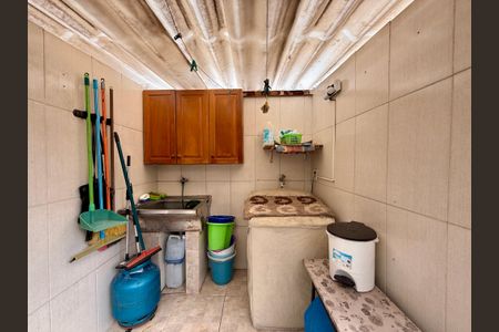 Casa para alugar com 180m², 4 quartos e 2 vagas Casa para alugar com 180m², 4 quartos e 2 vagasÁrea de Serviço