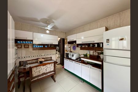 Casa para alugar com 180m², 4 quartos e 2 vagas Casa para alugar com 180m², 4 quartos e 2 vagasCozinha