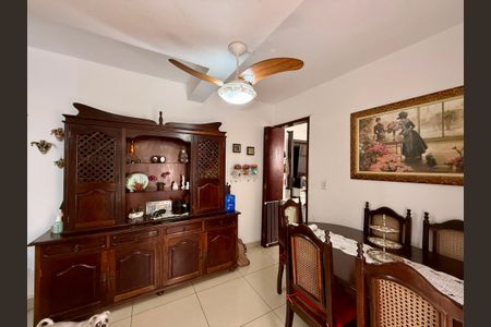 Casa para alugar com 180m², 4 quartos e 2 vagas Casa para alugar com 180m², 4 quartos e 2 vagasSala