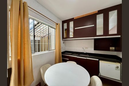 Casa para alugar com 180m², 4 quartos e 2 vagas Casa para alugar com 180m², 4 quartos e 2 vagasCasa 2