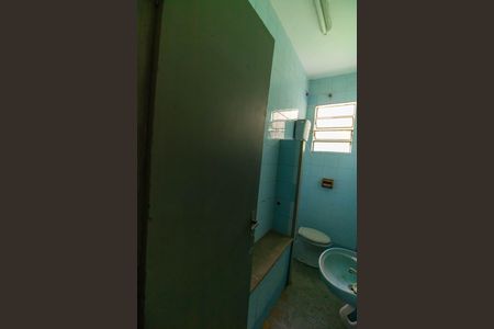 Casa à venda com 200m², 2 quartos e 4 vagas Casa à venda com 200m², 2 quartos e 4 vagasBanheiro