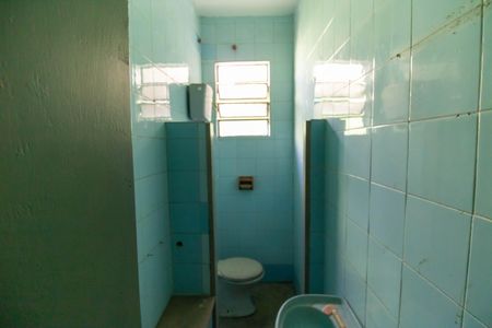 Casa à venda com 200m², 2 quartos e 4 vagas Casa à venda com 200m², 2 quartos e 4 vagasBanheiro