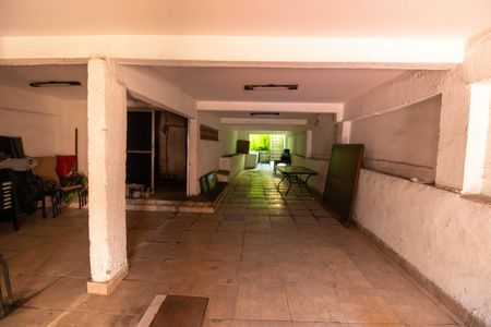 Casa à venda com 200m², 2 quartos e 4 vagas Casa à venda com 200m², 2 quartos e 4 vagasGaragem