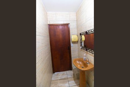 Casa à venda com 200m², 2 quartos e 4 vagas Casa à venda com 200m², 2 quartos e 4 vagasBanheiro Social