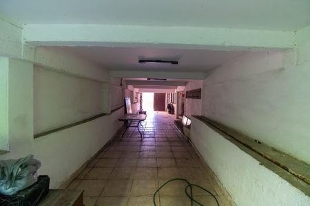 Casa à venda com 200m², 2 quartos e 4 vagas Casa à venda com 200m², 2 quartos e 4 vagasGaragem