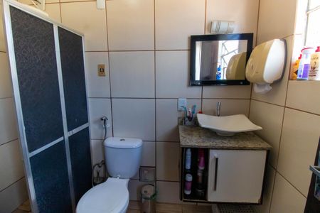 Casa à venda com 200m², 2 quartos e 4 vagas Casa à venda com 200m², 2 quartos e 4 vagasBanheiro da Suíte 1