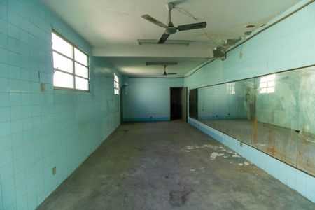 Casa à venda com 200m², 2 quartos e 4 vagas Casa à venda com 200m², 2 quartos e 4 vagasSalão