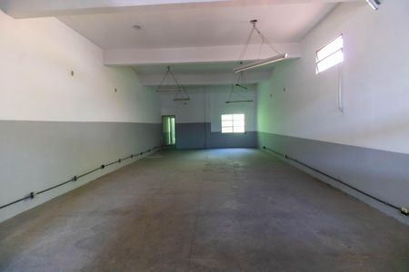 Casa à venda com 200m², 2 quartos e 4 vagas Casa à venda com 200m², 2 quartos e 4 vagasSalão