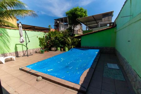 Casa à venda com 200m², 2 quartos e 4 vagas Casa à venda com 200m², 2 quartos e 4 vagasÁrea externa
