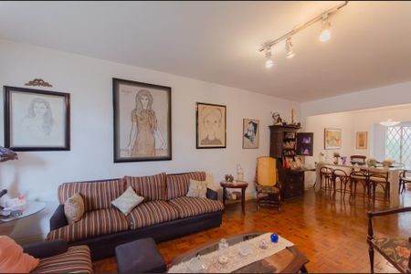 Casa à venda com 200m², 3 quartos e 2 vagasSala