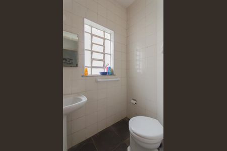 Casa à venda com 200m², 3 quartos e 2 vagasBanheiro