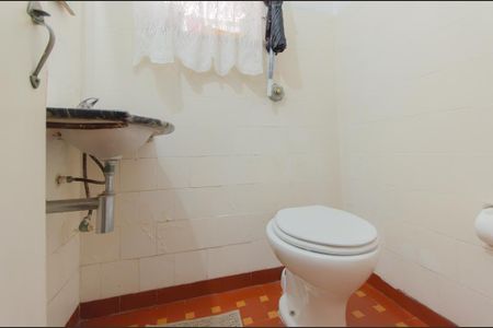 Casa à venda com 200m², 3 quartos e 2 vagasLavabo