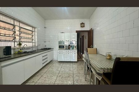 Casa à venda com 527m², 6 quartos e 3 vagasCozinha