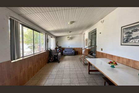 Casa à venda com 527m², 6 quartos e 3 vagasVaranda