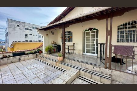 Casa à venda com 527m², 6 quartos e 3 vagasFrente da casa