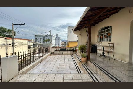 Casa à venda com 527m², 6 quartos e 3 vagasVaranda