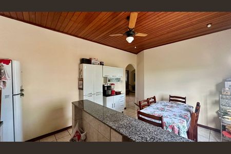 Casa à venda com 527m², 6 quartos e 3 vagasCozinha 2