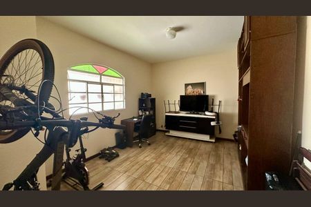 Casa à venda com 527m², 6 quartos e 3 vagasQuarto 4