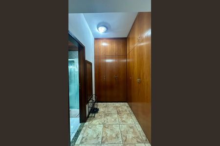 Casa à venda com 527m², 6 quartos e 3 vagasCloset Quarto 3