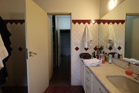 Casa para alugar com 560m², 7 quartos e 8 vagas Casa para alugar com 560m², 7 quartos e 8 vagasBanheiro da Suíte 1