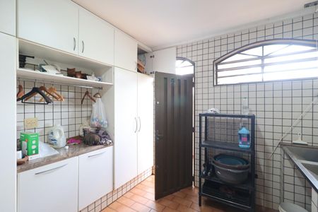 Casa para alugar com 560m², 7 quartos e 8 vagas Casa para alugar com 560m², 7 quartos e 8 vagasÁrea de serviço 2