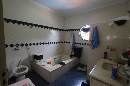 Casa para alugar com 560m², 7 quartos e 8 vagas Casa para alugar com 560m², 7 quartos e 8 vagasBanheiro da Suíte 3