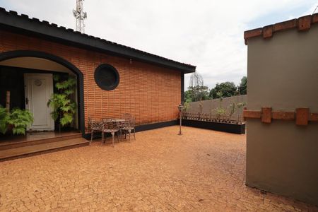 Casa para alugar com 560m², 7 quartos e 8 vagas Casa para alugar com 560m², 7 quartos e 8 vagasGaragem