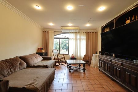 Casa para alugar com 560m², 7 quartos e 8 vagas Casa para alugar com 560m², 7 quartos e 8 vagasSala