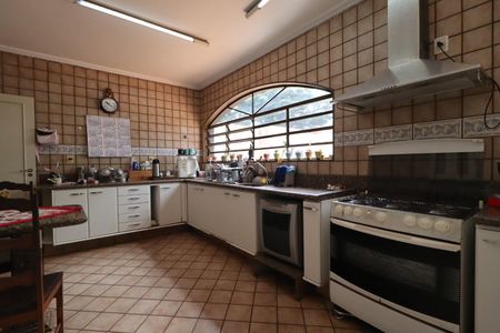 Casa para alugar com 560m², 7 quartos e 8 vagas Casa para alugar com 560m², 7 quartos e 8 vagasCozinha - Armários