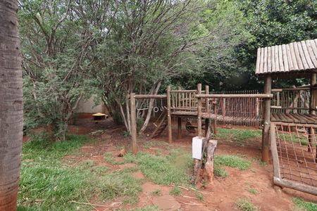 Casa para alugar com 560m², 7 quartos e 8 vagas Casa para alugar com 560m², 7 quartos e 8 vagasPlayground