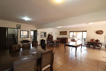 Casa para alugar com 560m², 7 quartos e 8 vagas Casa para alugar com 560m², 7 quartos e 8 vagasÁrea comum