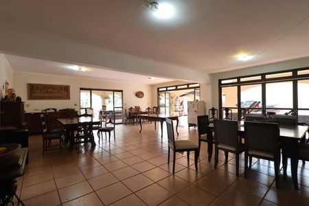 Casa para alugar com 560m², 7 quartos e 8 vagas Casa para alugar com 560m², 7 quartos e 8 vagasÁrea comum