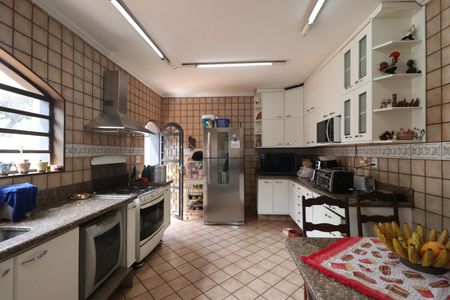 Casa para alugar com 560m², 7 quartos e 8 vagas Casa para alugar com 560m², 7 quartos e 8 vagasCozinha