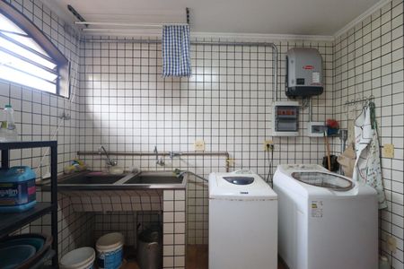 Casa para alugar com 560m², 7 quartos e 8 vagas Casa para alugar com 560m², 7 quartos e 8 vagasÁrea de Serviço 2