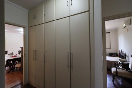 Casa para alugar com 560m², 7 quartos e 8 vagas Casa para alugar com 560m², 7 quartos e 8 vagasCloset da Suíte 1