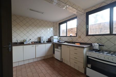 Casa para alugar com 560m², 7 quartos e 8 vagas Casa para alugar com 560m², 7 quartos e 8 vagasCozinha 2