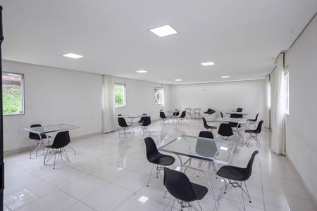 Apartamento à venda com 48m², 2 quartos e 1 vaga Apartamento à venda com 48m², 2 quartos e 1 vagaÁrea comum - Salão de festas