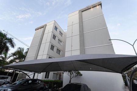 Apartamento à venda com 48m², 2 quartos e 1 vaga Apartamento à venda com 48m², 2 quartos e 1 vagaFachada