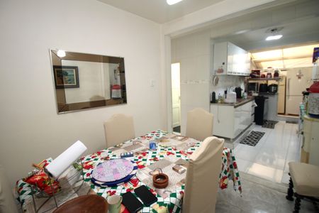 Apartamento à venda com 119m², 2 quartos e 3 vagasCopa