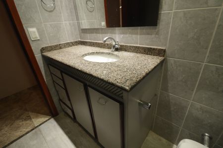 Casa para alugar com 500m², 3 quartos e 3 vagas Casa para alugar com 500m², 3 quartos e 3 vagasBanheiro 1