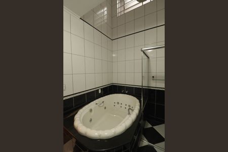 Casa para alugar com 500m², 3 quartos e 3 vagas Casa para alugar com 500m², 3 quartos e 3 vagasBanheiro da Suíte