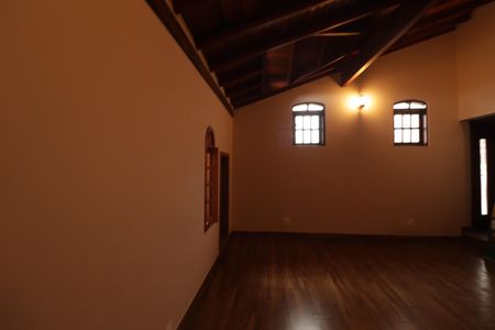 Casa para alugar com 500m², 3 quartos e 3 vagas Casa para alugar com 500m², 3 quartos e 3 vagasSala 2